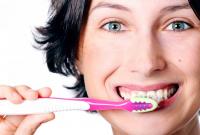 Чистка зубов дважды в день может предотвратить рак кишечника