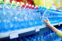 Ученые не советуют пить из пластиковых бутылок