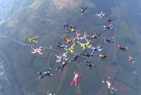 В Харькове парашютисты установили новый национальный рекорд (видео)