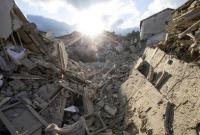 Землетрясение в Италии: повторные толчки разрушили дорогу в Аматриче