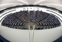 Европарламенту предлагают отменить визы для украинцев сразу в целом