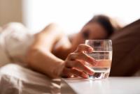 Ученые развенчали миф о пользе обильного питья во время болезни
