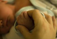 В Украине разрешили подавать онлайн заявления на помощь при рождении ребенка