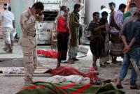 В Йемене смертник подорвался в толпе военных, погибли 30 человек