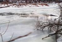 Двое детей провалились под лед в Житомирской области