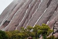 Из-за сильных дождей в Австралии закрыли национальный парк "Улуру"