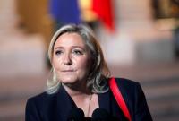 Во Франции открыли новое дело против Ле Пен