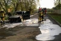 В Ужгороде подожгли Mercedes-Benz полковника полиции - СМИ
