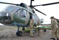 Тяжело раненного защитника Светлодарской дуги вертолетом эвакуировали в Днепр (видео)