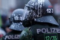 Столкновения в Гамбурге перед G20: активисты забросали полицию бутылками