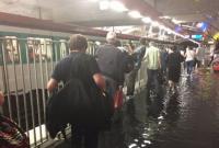 В Париже сильные ливни затопили 15 станций метро