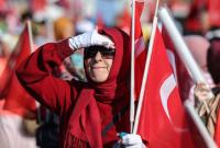 В Турции в годовщину попытки переворота тысячи людей вышли на митинги