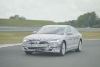 Плавность хода новой Audi A8 проверили ведром с водой и сигарой (видео)