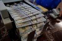 Украинцы в июне продали банкам на $339 миллионов больше валюты, чем купили