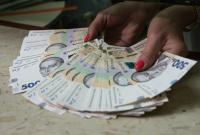 Премьер: средняя зарплата в Украине превысила 7 тысяч гривен