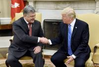Порошенко отреагировал на подписание Трампом новых антироссийских санкций
