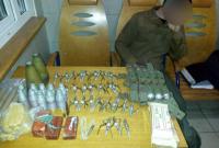 Мужчину с арсеналом оружия задержали в Донецкой области
