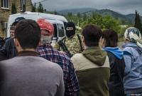 Оккупанты обыскали дом крымского татарина на востоке Крыма (видео)