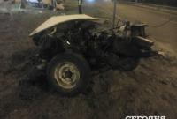 В Киеве авто с пьяным водителем перевернулось и разорвалось на части
