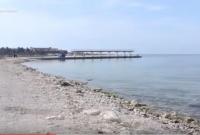 В двух шагах от лета: «убитые» пляжи Крыма, горы мусора, отсутствие туристов (видео)