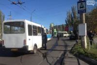 В Николаеве произошло ДТП с участием маршрутки, легковушки и троллейбуса (видео)