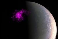 NASA показало полярные сияния на Юпитере (видео)