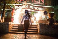 Движение Femen заявило о похищении своей активистки, которая сожгла плюшевых медведей возле Roshen в Киеве
