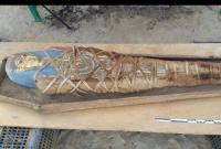 Археологи обнаружили в Египте мумию и богато украшенный саркофаг