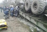 В Запорожье перевернулся военный грузовик: водитель погиб, пассажир тяжело травмирован