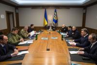 Российские танки в оккупированном Луганске: Порошенко провел экстренное заседание Военного кабинета