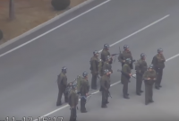 Появилось видео побега солдата КНДР в Южную Корею в демилитаризованной зоне