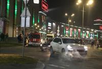 Волна минирований в Украине: Во Львове эвакуировали два торговых центра
