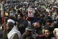 В Пакистане во время столкновений с полицией погибли шесть человек, еще 200 пострадали
