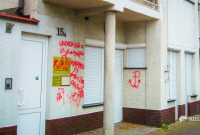 Свастика и виселица: в польском Жешуве вандалы разрисовали консульство Украины