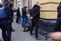 Во Львове задержали 50 человек с кастетами, ножами и цепями