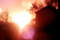 В России в результате взрыва на газопроводе из трубы вырвался 20-метровый огненный "фонтан" (видео)