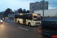 В Киеве водитель маршрутки устроил ДТП и взял в заложники пассажиров