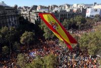 Сотни тысяч человек вышли в Барселоне на марш за единство Испании