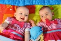 В Украине зарегистрировали рекордное количество близнецов и двойняшек