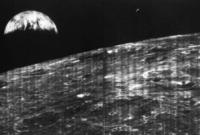 Опубликован первый снимок Земли с Луны