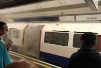 В лондонском метро произошло ЧП: загорелся поезд