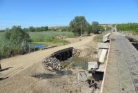 На Луганщине восстанавливают мост, разрушенный российскими оккупантами