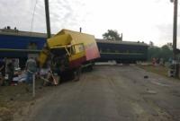 Поезд "Лисичанск-Харьков" протаранил грузовик