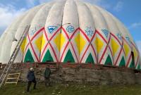 В Черновицкой области купола заброшенной радиолокационной станции превратят в гигантские "писанки"