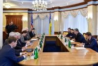 Порошенко призвал Конгресс США предоставить Украине оборонительное вооружение