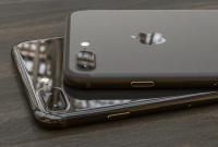 В следующем году Apple может выпустить iPhone с металлическим корпусом и две модели с OLED-дисплеем