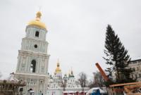 Успеть к празднику. Декорировать главную новогоднюю елку Украины будут 800 человек