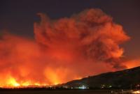 Лесные пожары в Калифорнии угрожают Лос-Анджелесу