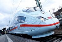 В Германии запустили суперпоезд Берлин-Мюнхен: в первый же день из-за поломки он застрял в тоннеле