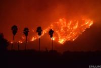 Масштабные пожары в Калифорнии: огонь угрожает городу Санта-Барбара